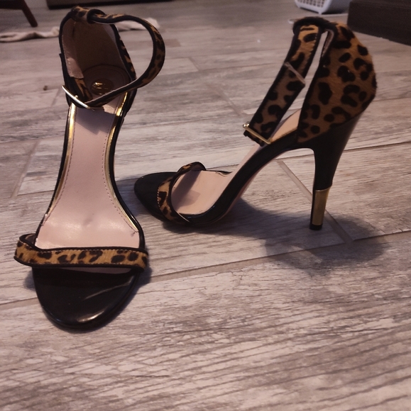 ZU Marley Leopard Leather Heels Size 7 1/2 Mob Wife - Picture 1 of 4